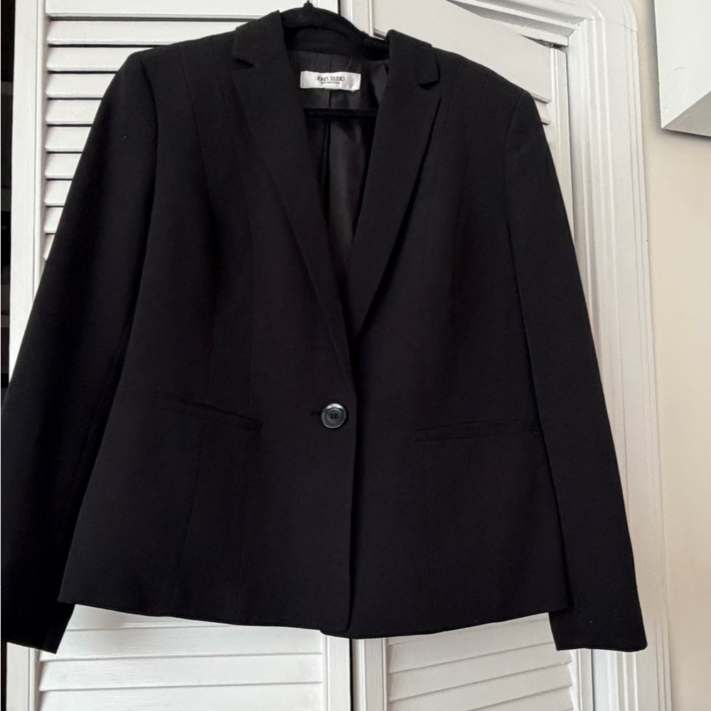 Jones Studio Classic Black Blazer